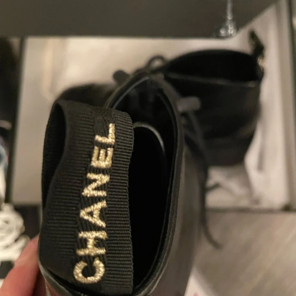 Chanel - Picture 3 of 9
